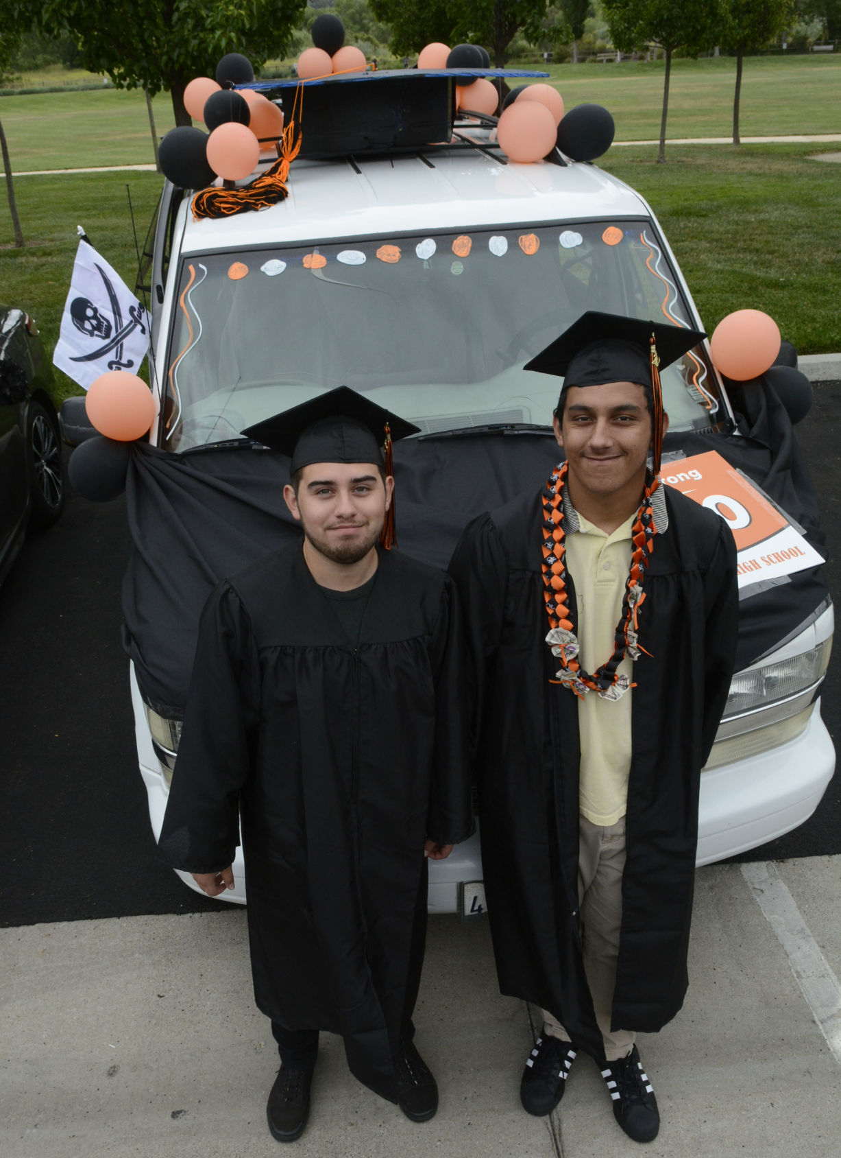 060520 SYVHS grad parade 25.jpg